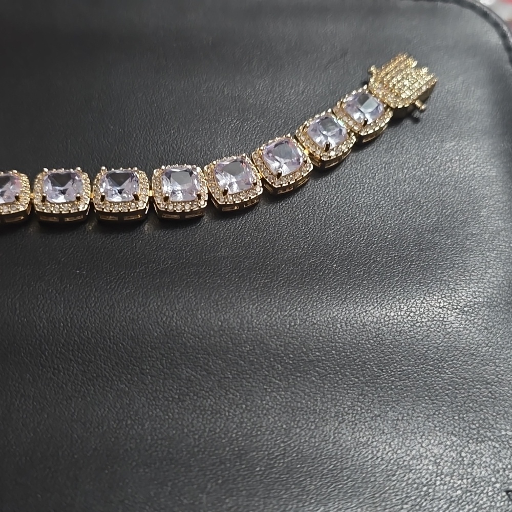 Jewelry - Picture 5 of 6
